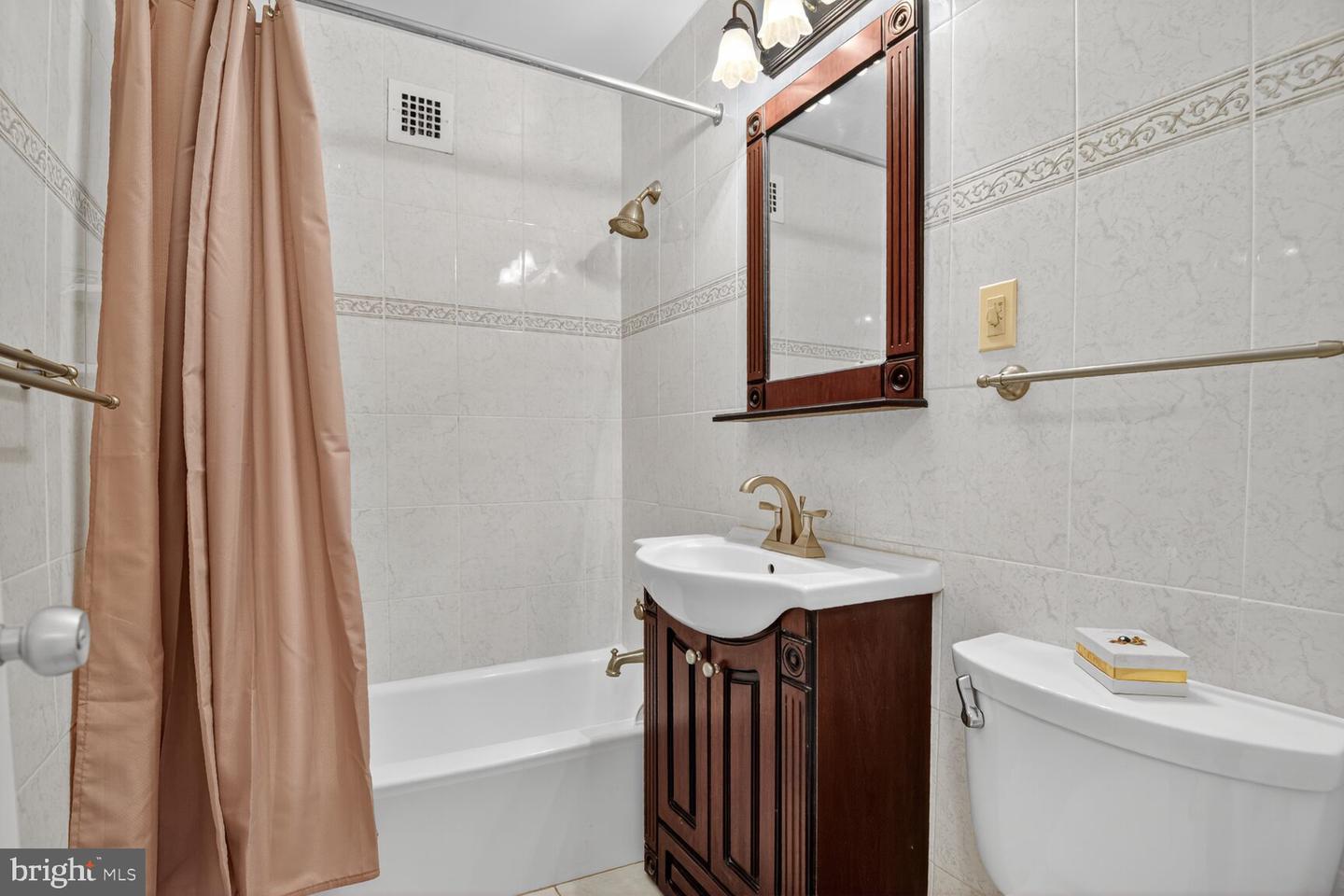 3000 SPOUT RUN PKWY #A306, ARLINGTON, Virginia 22201, 1 Bedroom Bedrooms, ,1 BathroomBathrooms,Residential,For sale,3000 SPOUT RUN PKWY #A306,VAAR2062172 MLS # VAAR2062172