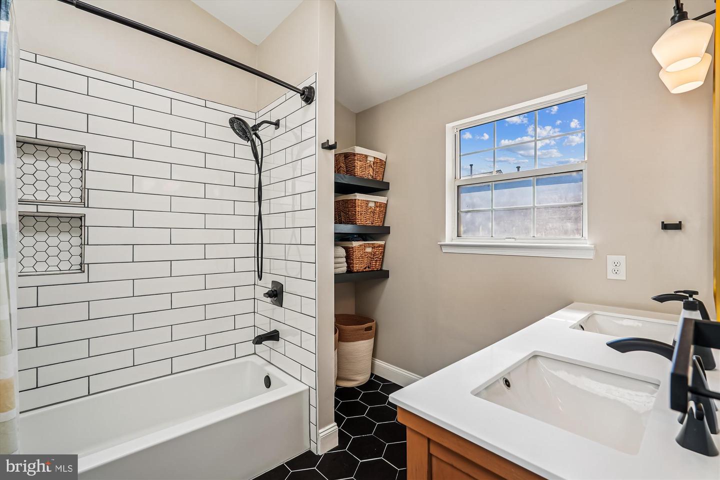 47371 SUNRISE TER, STERLING, Virginia 20165, 3 Bedrooms Bedrooms, ,2 BathroomsBathrooms,Residential,For sale,47371 SUNRISE TER,VALO2104850 MLS # VALO2104850