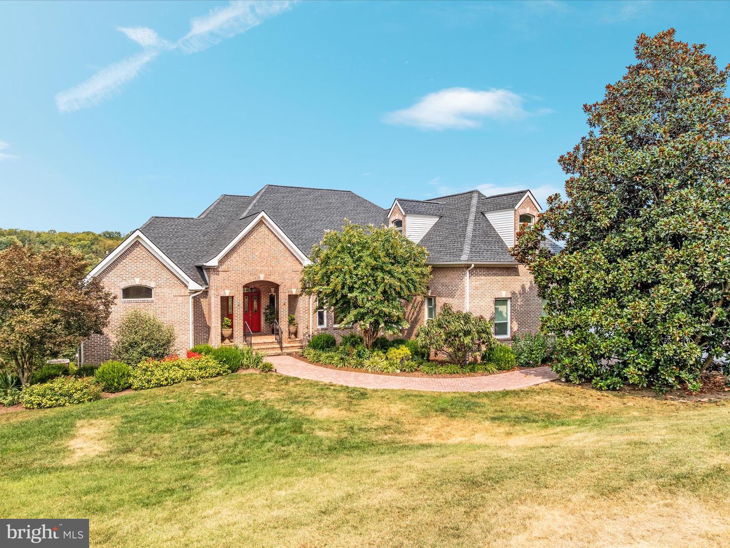 398 CLIFFSIDE DR, EDINBURG, Virginia 22824, 5 Bedrooms Bedrooms, ,4 BathroomsBathrooms,Residential,For sale,398 CLIFFSIDE DR,VASH2012280 MLS # VASH2012280