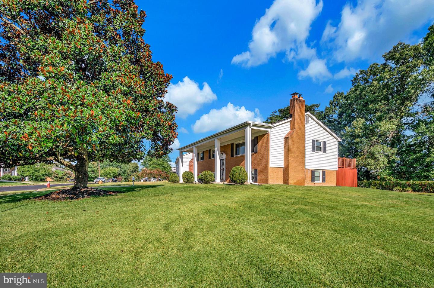 6400 KROY DR, SPRINGFIELD, Virginia 22150, 4 Bedrooms Bedrooms, ,2 BathroomsBathrooms,Residential,For sale,6400 KROY DR,VAFX2262680 MLS # VAFX2262680