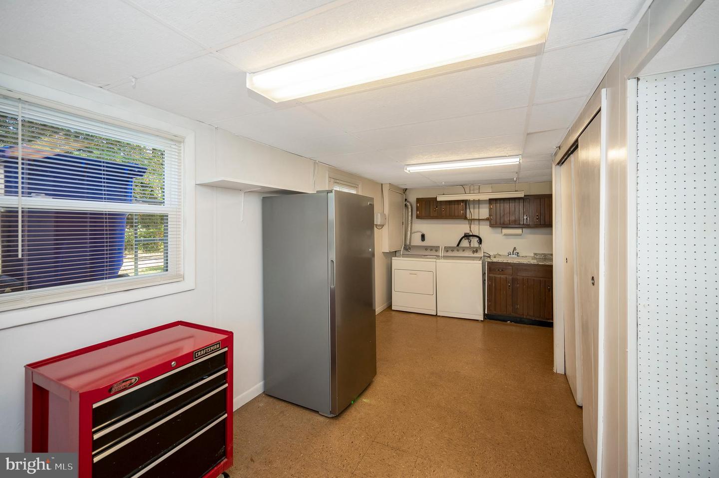 6400 KROY DR, SPRINGFIELD, Virginia 22150, 4 Bedrooms Bedrooms, ,2 BathroomsBathrooms,Residential,For sale,6400 KROY DR,VAFX2262680 MLS # VAFX2262680