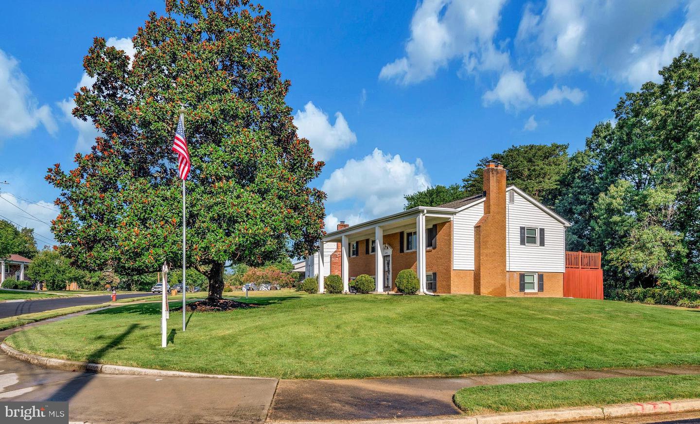 6400 KROY DR, SPRINGFIELD, Virginia 22150, 4 Bedrooms Bedrooms, ,2 BathroomsBathrooms,Residential,For sale,6400 KROY DR,VAFX2262680 MLS # VAFX2262680