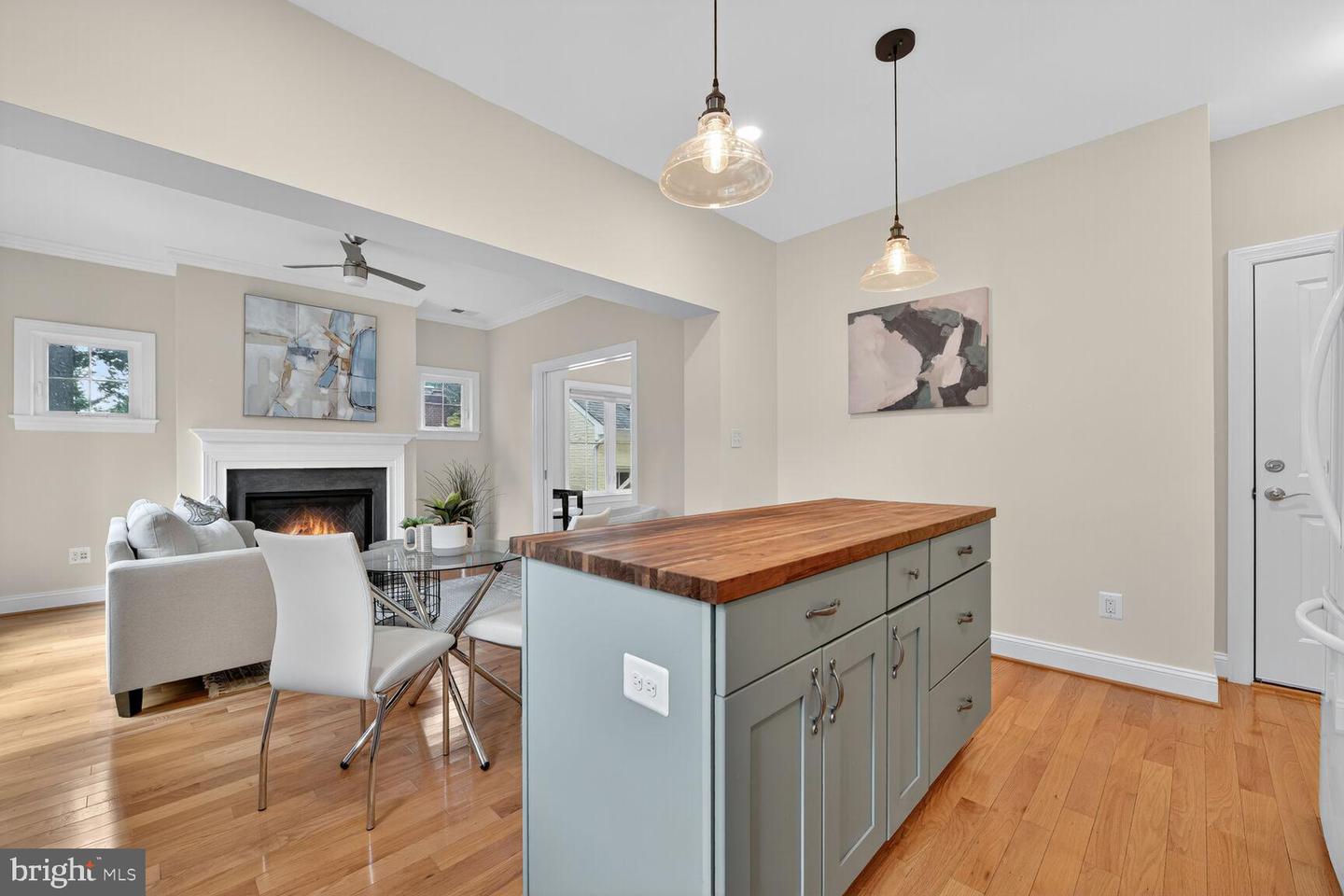 2828 N VAN BUREN ST, ARLINGTON, Virginia 22213, 5 Bedrooms Bedrooms, ,5 BathroomsBathrooms,Residential,For sale,2828 N VAN BUREN ST,VAAR2062550 MLS # VAAR2062550