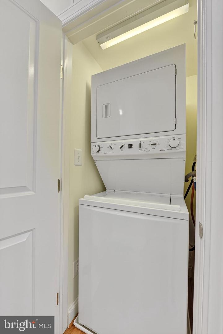 2828 N VAN BUREN ST, ARLINGTON, Virginia 22213, 5 Bedrooms Bedrooms, ,5 BathroomsBathrooms,Residential,For sale,2828 N VAN BUREN ST,VAAR2062550 MLS # VAAR2062550