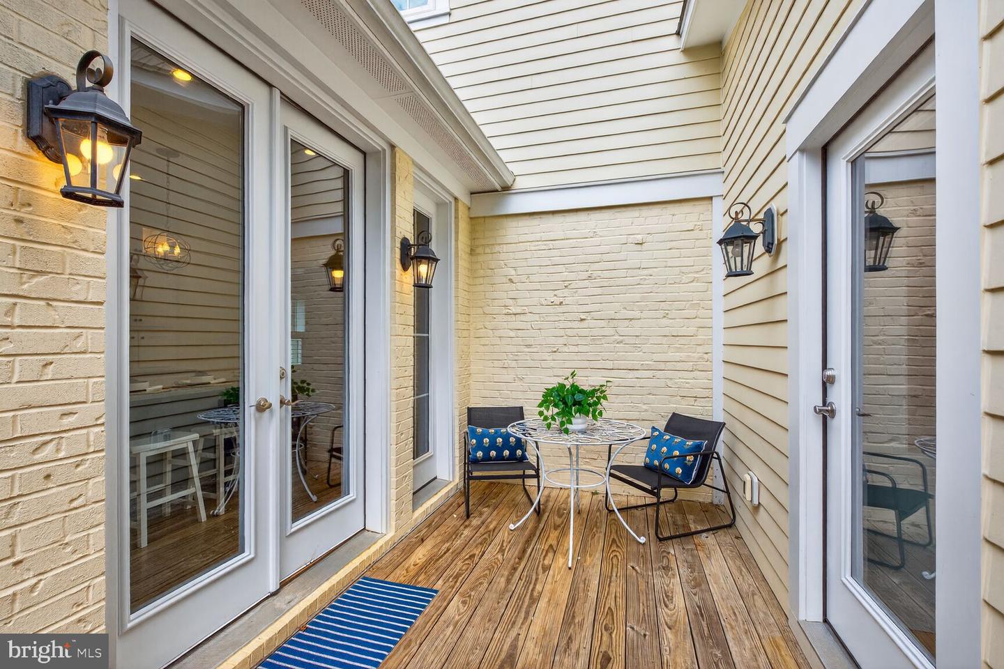 2828 N VAN BUREN ST, ARLINGTON, Virginia 22213, 5 Bedrooms Bedrooms, ,5 BathroomsBathrooms,Residential,For sale,2828 N VAN BUREN ST,VAAR2062550 MLS # VAAR2062550