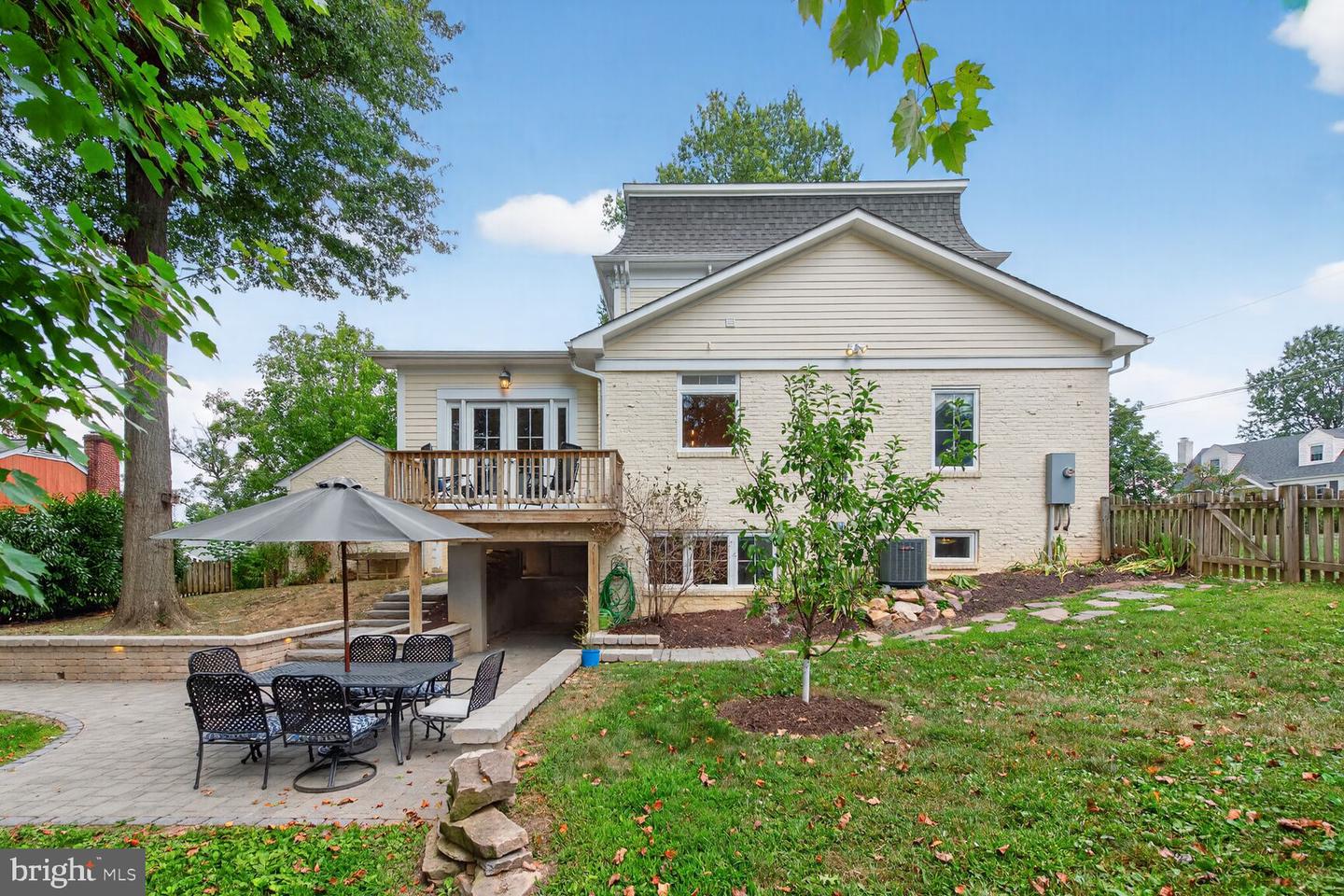 2828 N VAN BUREN ST, ARLINGTON, Virginia 22213, 5 Bedrooms Bedrooms, ,5 BathroomsBathrooms,Residential,For sale,2828 N VAN BUREN ST,VAAR2062550 MLS # VAAR2062550