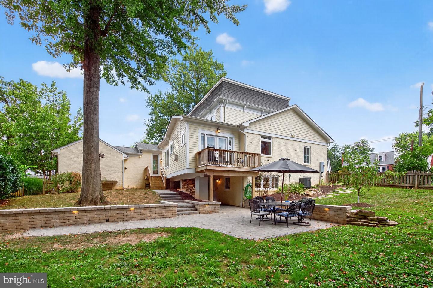 2828 N VAN BUREN ST, ARLINGTON, Virginia 22213, 5 Bedrooms Bedrooms, ,5 BathroomsBathrooms,Residential,For sale,2828 N VAN BUREN ST,VAAR2062550 MLS # VAAR2062550