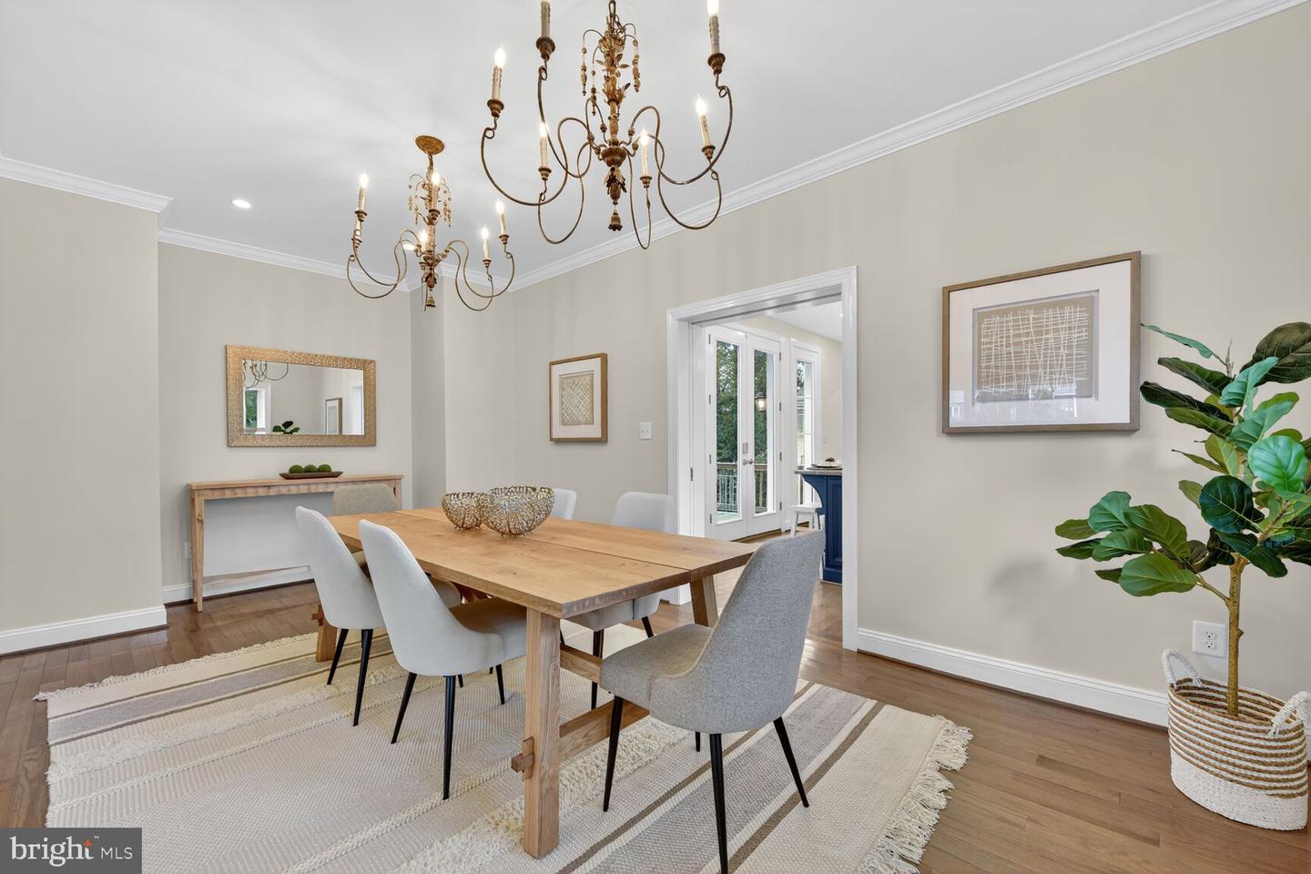 2828 N VAN BUREN ST, ARLINGTON, Virginia 22213, 5 Bedrooms Bedrooms, ,5 BathroomsBathrooms,Residential,For sale,2828 N VAN BUREN ST,VAAR2062550 MLS # VAAR2062550