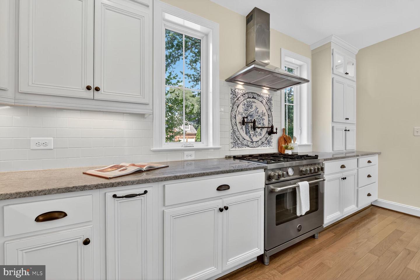 2828 N VAN BUREN ST, ARLINGTON, Virginia 22213, 5 Bedrooms Bedrooms, ,5 BathroomsBathrooms,Residential,For sale,2828 N VAN BUREN ST,VAAR2062550 MLS # VAAR2062550