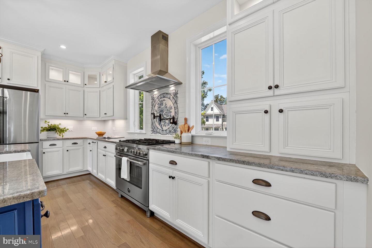 2828 N VAN BUREN ST, ARLINGTON, Virginia 22213, 5 Bedrooms Bedrooms, ,5 BathroomsBathrooms,Residential,For sale,2828 N VAN BUREN ST,VAAR2062550 MLS # VAAR2062550