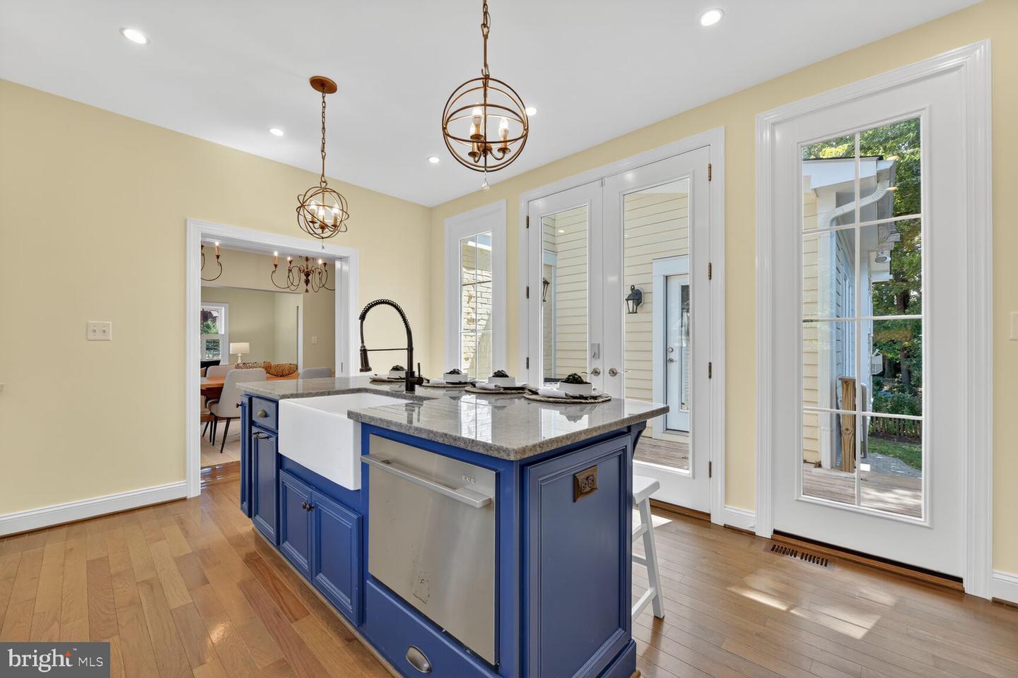 2828 N VAN BUREN ST, ARLINGTON, Virginia 22213, 5 Bedrooms Bedrooms, ,5 BathroomsBathrooms,Residential,For sale,2828 N VAN BUREN ST,VAAR2062550 MLS # VAAR2062550