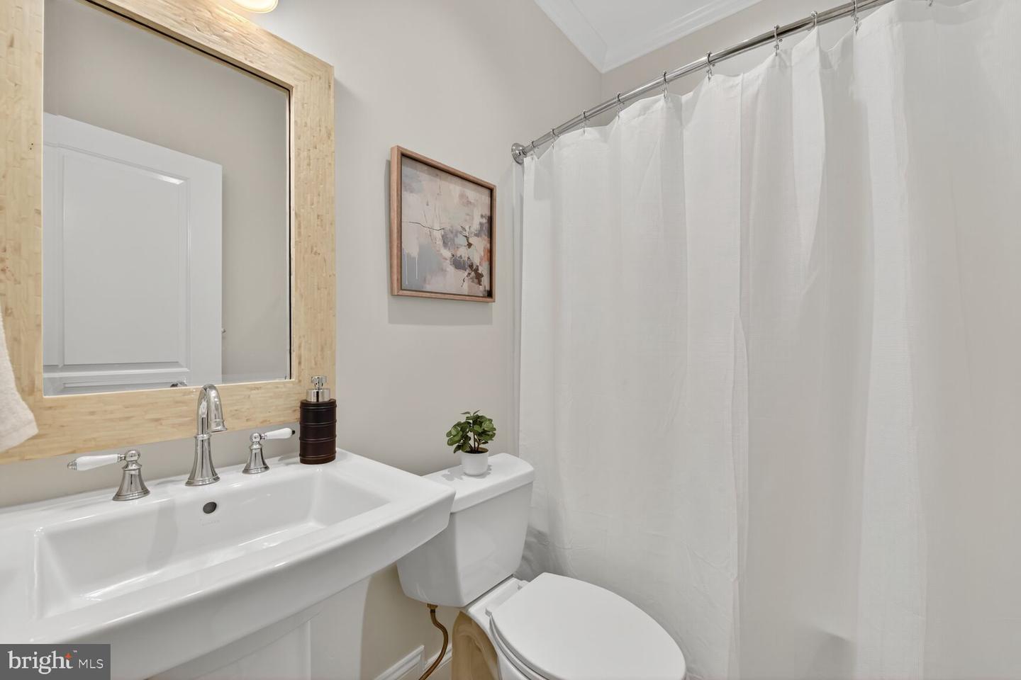 2828 N VAN BUREN ST, ARLINGTON, Virginia 22213, 5 Bedrooms Bedrooms, ,5 BathroomsBathrooms,Residential,For sale,2828 N VAN BUREN ST,VAAR2062550 MLS # VAAR2062550