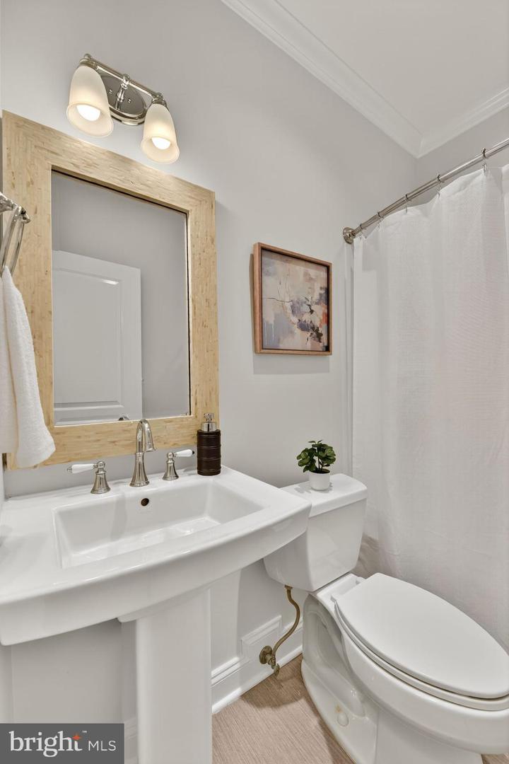 2828 N VAN BUREN ST, ARLINGTON, Virginia 22213, 5 Bedrooms Bedrooms, ,5 BathroomsBathrooms,Residential,For sale,2828 N VAN BUREN ST,VAAR2062550 MLS # VAAR2062550
