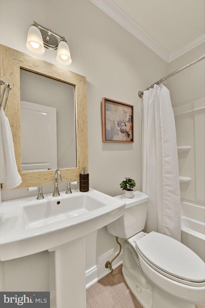 2828 N VAN BUREN ST, ARLINGTON, Virginia 22213, 5 Bedrooms Bedrooms, ,5 BathroomsBathrooms,Residential,For sale,2828 N VAN BUREN ST,VAAR2062550 MLS # VAAR2062550
