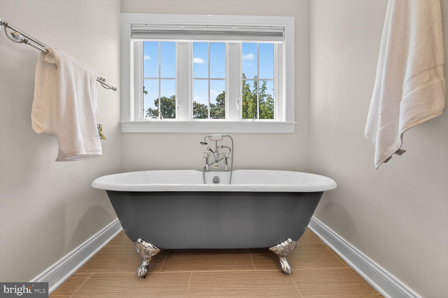 2828 N VAN BUREN ST, ARLINGTON, Virginia 22213, 5 Bedrooms Bedrooms, ,5 BathroomsBathrooms,Residential,For sale,2828 N VAN BUREN ST,VAAR2062550 MLS # VAAR2062550