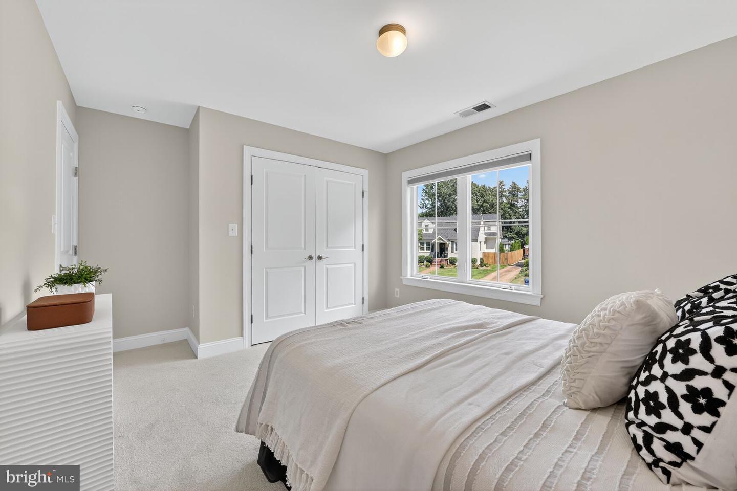 2828 N VAN BUREN ST, ARLINGTON, Virginia 22213, 5 Bedrooms Bedrooms, ,5 BathroomsBathrooms,Residential,For sale,2828 N VAN BUREN ST,VAAR2062550 MLS # VAAR2062550