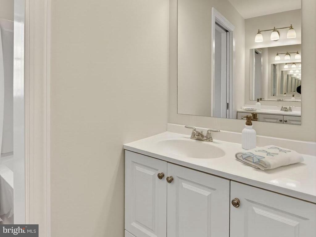 2828 N VAN BUREN ST, ARLINGTON, Virginia 22213, 5 Bedrooms Bedrooms, ,5 BathroomsBathrooms,Residential,For sale,2828 N VAN BUREN ST,VAAR2062550 MLS # VAAR2062550