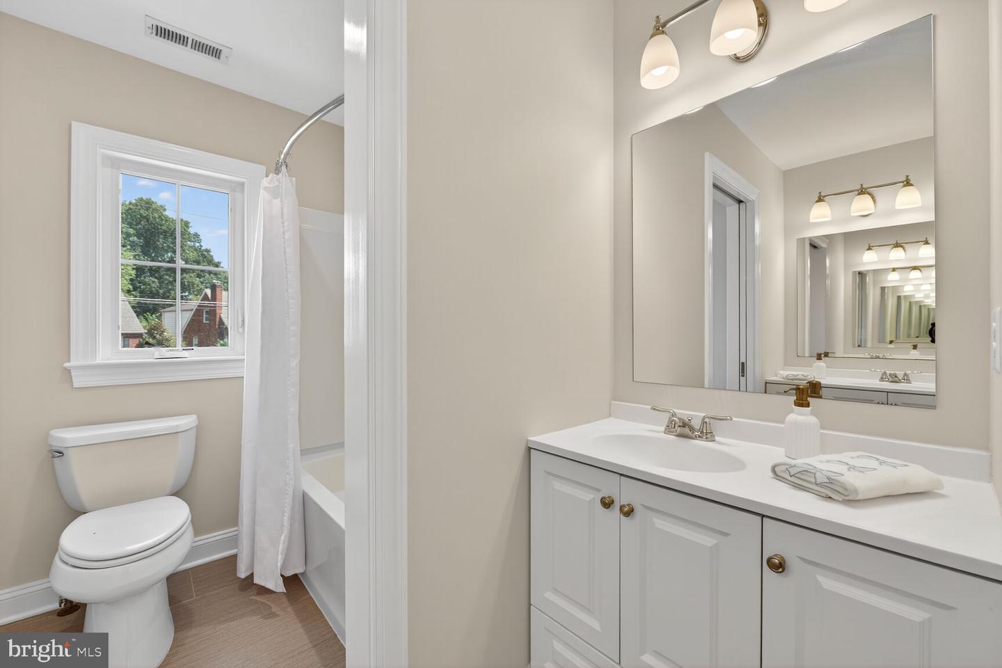 2828 N VAN BUREN ST, ARLINGTON, Virginia 22213, 5 Bedrooms Bedrooms, ,5 BathroomsBathrooms,Residential,For sale,2828 N VAN BUREN ST,VAAR2062550 MLS # VAAR2062550