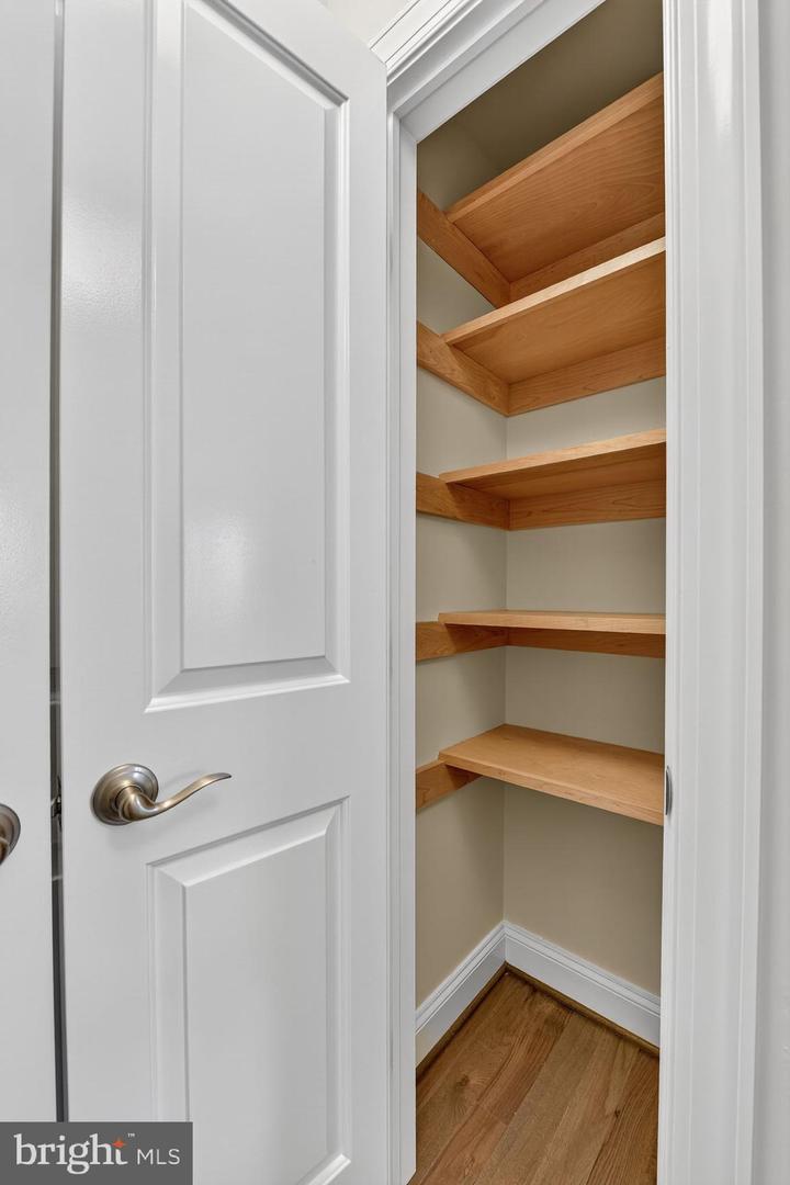 2828 N VAN BUREN ST, ARLINGTON, Virginia 22213, 5 Bedrooms Bedrooms, ,5 BathroomsBathrooms,Residential,For sale,2828 N VAN BUREN ST,VAAR2062550 MLS # VAAR2062550
