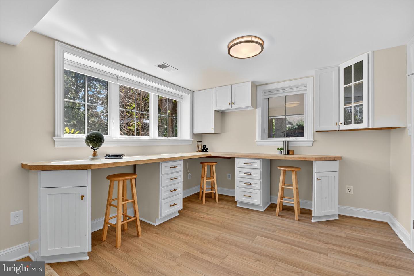 2828 N VAN BUREN ST, ARLINGTON, Virginia 22213, 5 Bedrooms Bedrooms, ,5 BathroomsBathrooms,Residential,For sale,2828 N VAN BUREN ST,VAAR2062550 MLS # VAAR2062550