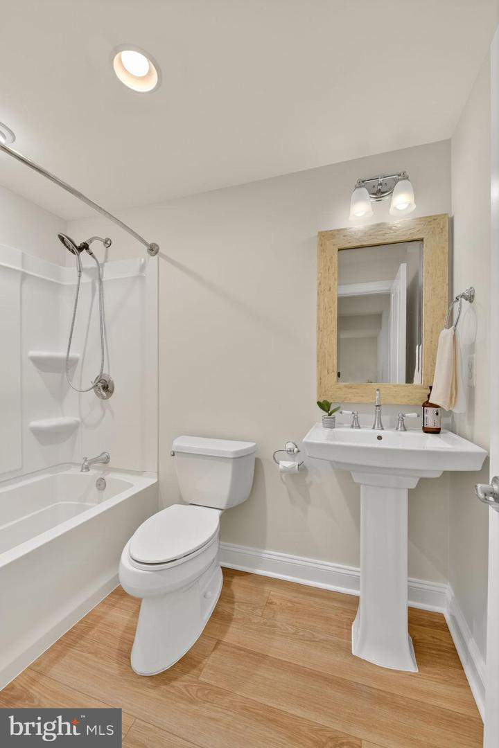 2828 N VAN BUREN ST, ARLINGTON, Virginia 22213, 5 Bedrooms Bedrooms, ,5 BathroomsBathrooms,Residential,For sale,2828 N VAN BUREN ST,VAAR2062550 MLS # VAAR2062550