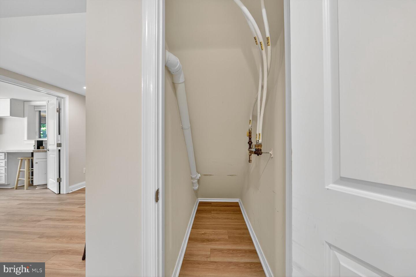 2828 N VAN BUREN ST, ARLINGTON, Virginia 22213, 5 Bedrooms Bedrooms, ,5 BathroomsBathrooms,Residential,For sale,2828 N VAN BUREN ST,VAAR2062550 MLS # VAAR2062550