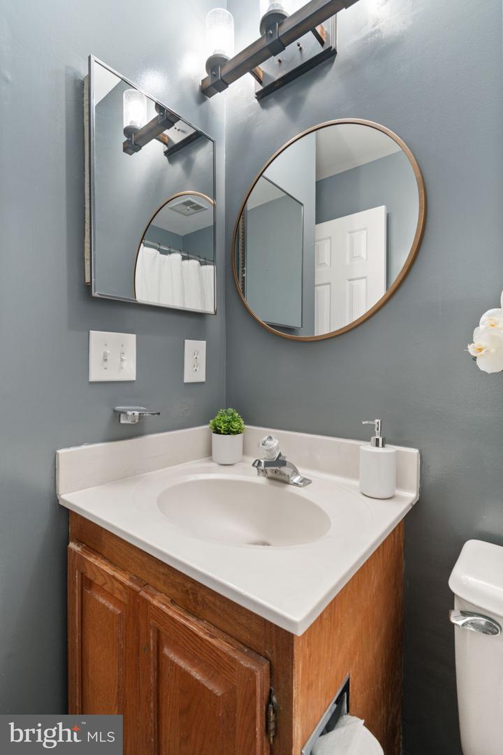 1 FOXMORE CT, STERLING, Virginia 20165, 3 Bedrooms Bedrooms, ,3 BathroomsBathrooms,Residential,For sale,1 FOXMORE CT,VALO2105072 MLS # VALO2105072