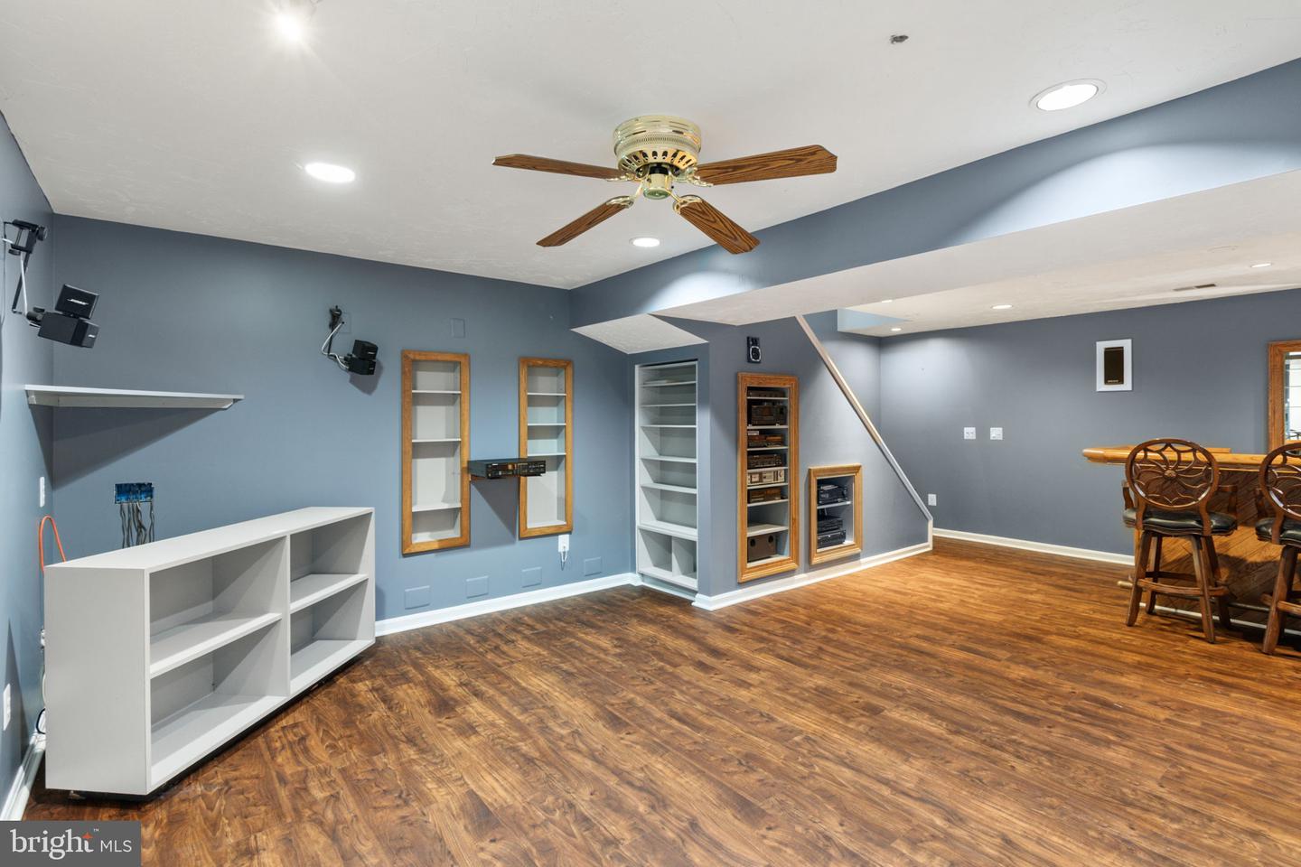 1 FOXMORE CT, STERLING, Virginia 20165, 3 Bedrooms Bedrooms, ,3 BathroomsBathrooms,Residential,For sale,1 FOXMORE CT,VALO2105072 MLS # VALO2105072