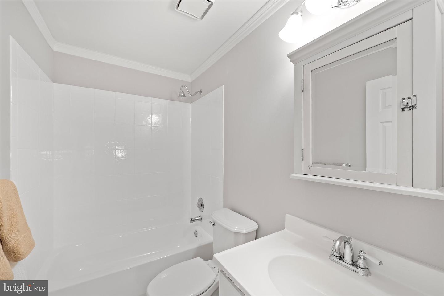 43876 LABURNUM SQ, ASHBURN, Virginia 20147, 3 Bedrooms Bedrooms, ,2 BathroomsBathrooms,Residential,For sale,43876 LABURNUM SQ,VALO2105122 MLS # VALO2105122