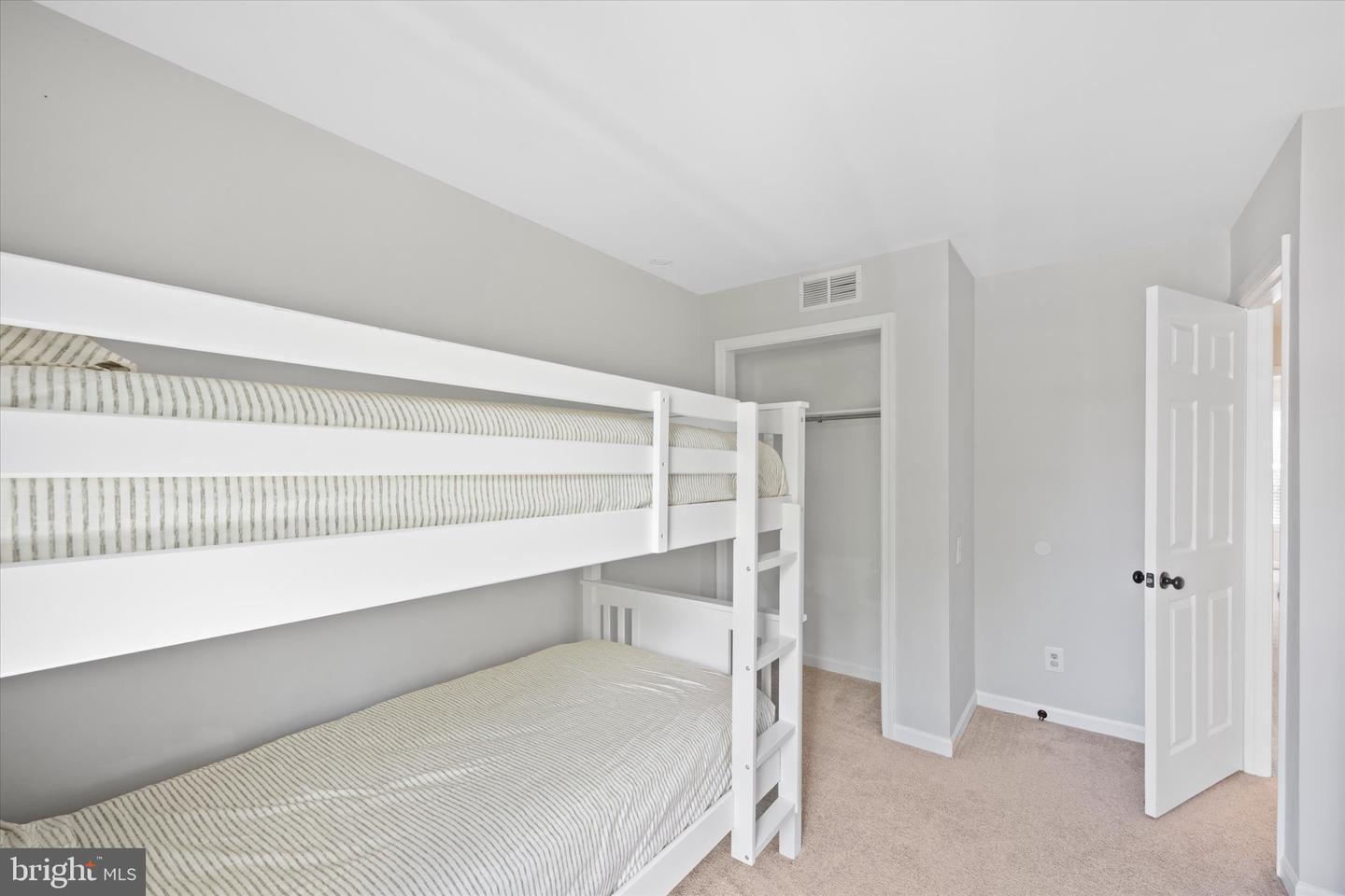 43876 LABURNUM SQ, ASHBURN, Virginia 20147, 3 Bedrooms Bedrooms, ,2 BathroomsBathrooms,Residential,For sale,43876 LABURNUM SQ,VALO2105122 MLS # VALO2105122