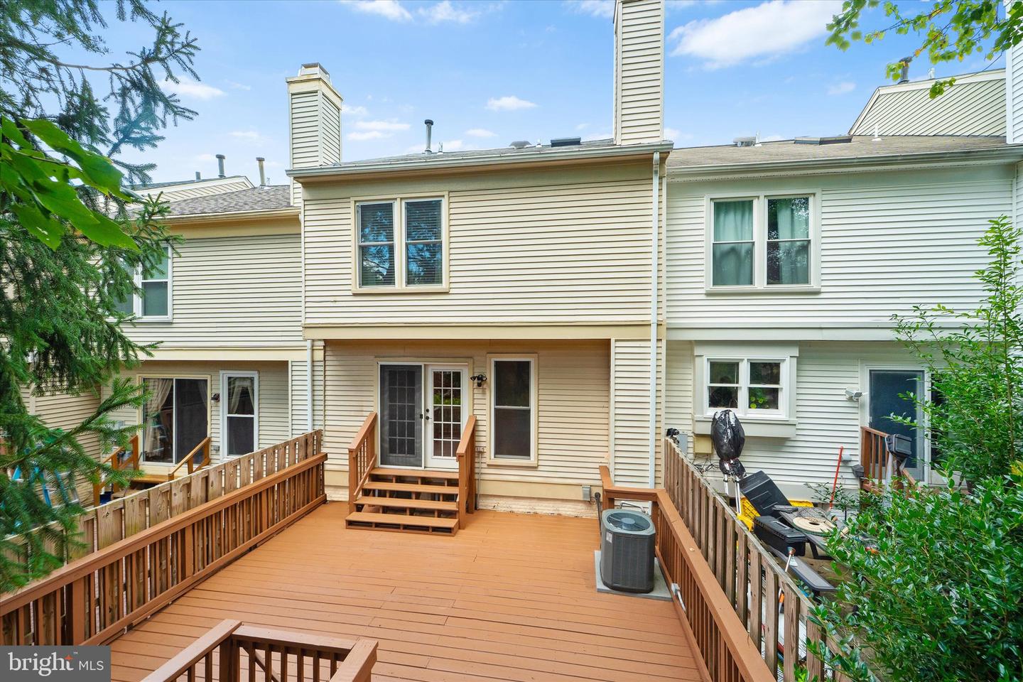 43876 LABURNUM SQ, ASHBURN, Virginia 20147, 3 Bedrooms Bedrooms, ,2 BathroomsBathrooms,Residential,For sale,43876 LABURNUM SQ,VALO2105122 MLS # VALO2105122