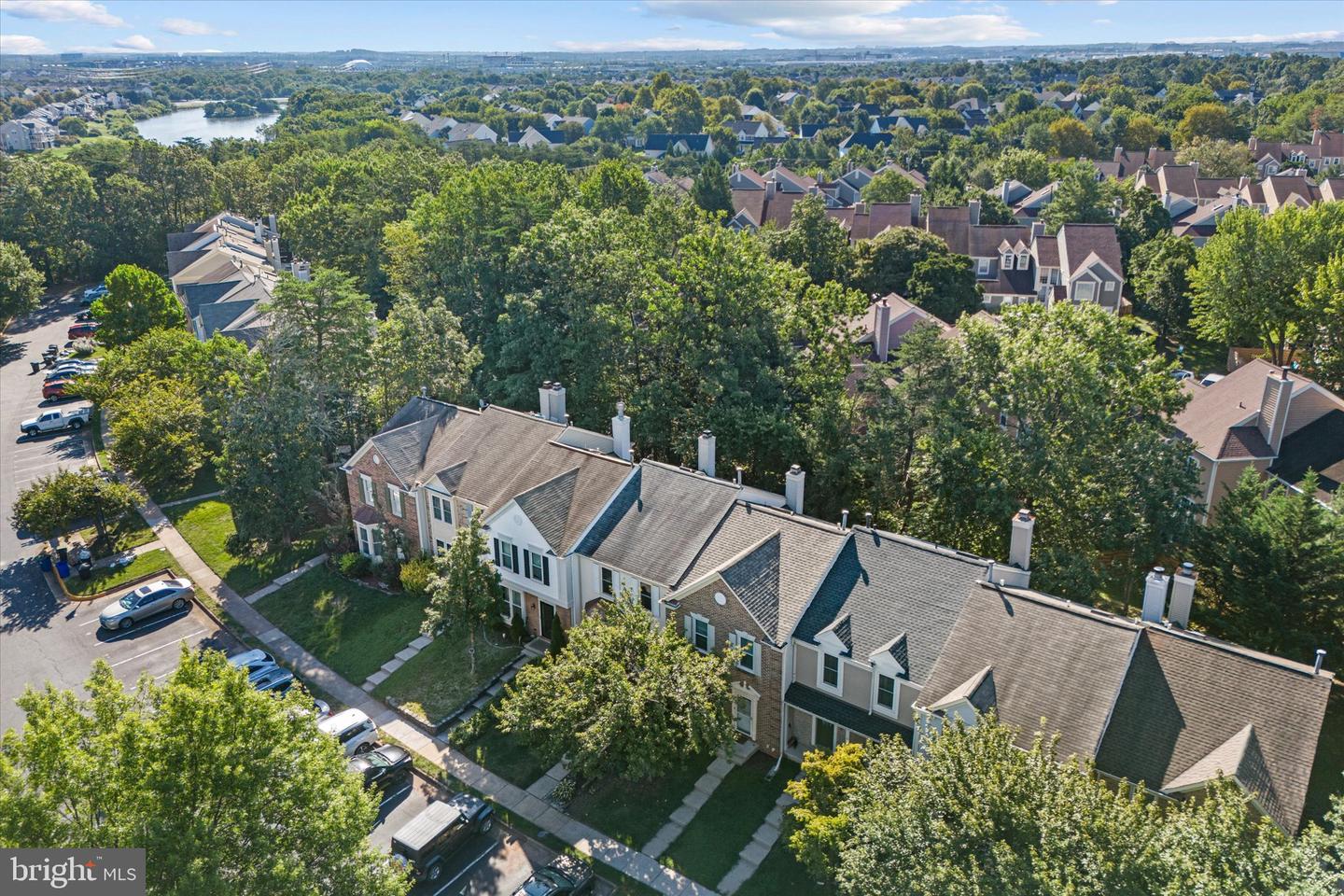 43876 LABURNUM SQ, ASHBURN, Virginia 20147, 3 Bedrooms Bedrooms, ,2 BathroomsBathrooms,Residential,For sale,43876 LABURNUM SQ,VALO2105122 MLS # VALO2105122