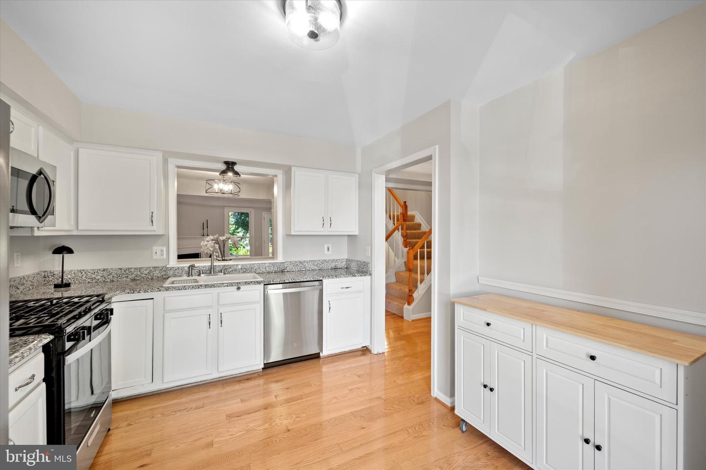 43876 LABURNUM SQ, ASHBURN, Virginia 20147, 3 Bedrooms Bedrooms, ,2 BathroomsBathrooms,Residential,For sale,43876 LABURNUM SQ,VALO2105122 MLS # VALO2105122