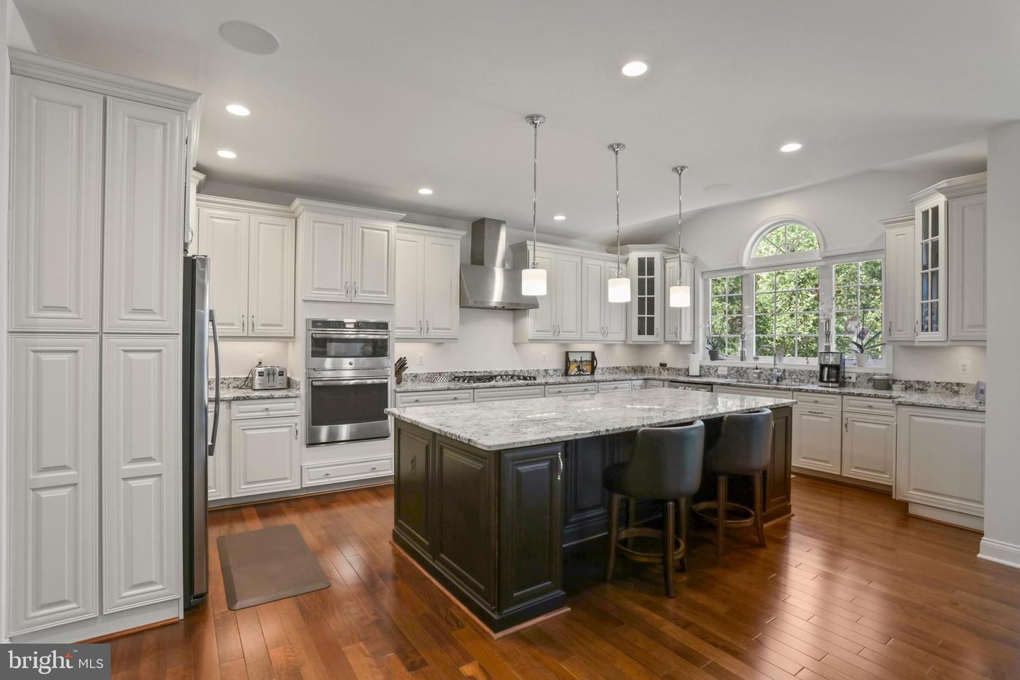 5836 WATERLOO BRIDGE CIR, HAYMARKET, Virginia 20169, 5 Bedrooms Bedrooms, ,6 BathroomsBathrooms,Residential,For sale,5836 WATERLOO BRIDGE CIR,VAPW2102466 MLS # VAPW2102466