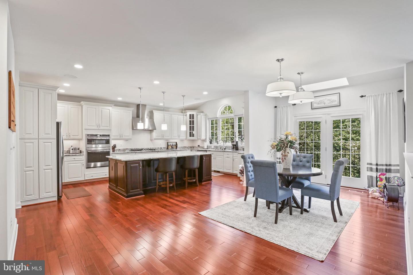 5836 WATERLOO BRIDGE CIR, HAYMARKET, Virginia 20169, 5 Bedrooms Bedrooms, ,6 BathroomsBathrooms,Residential,For sale,5836 WATERLOO BRIDGE CIR,VAPW2102466 MLS # VAPW2102466
