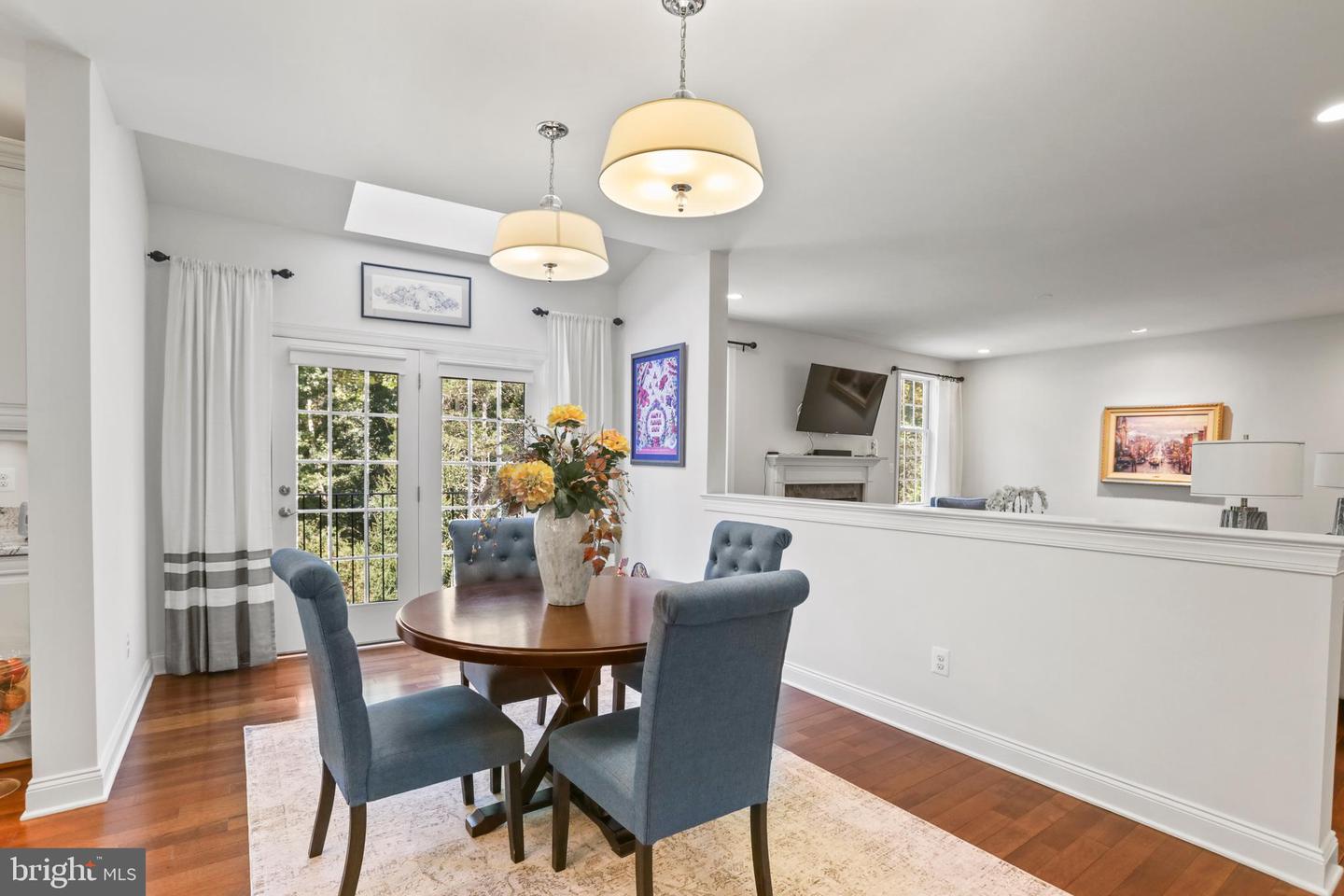 5836 WATERLOO BRIDGE CIR, HAYMARKET, Virginia 20169, 5 Bedrooms Bedrooms, ,6 BathroomsBathrooms,Residential,For sale,5836 WATERLOO BRIDGE CIR,VAPW2102466 MLS # VAPW2102466