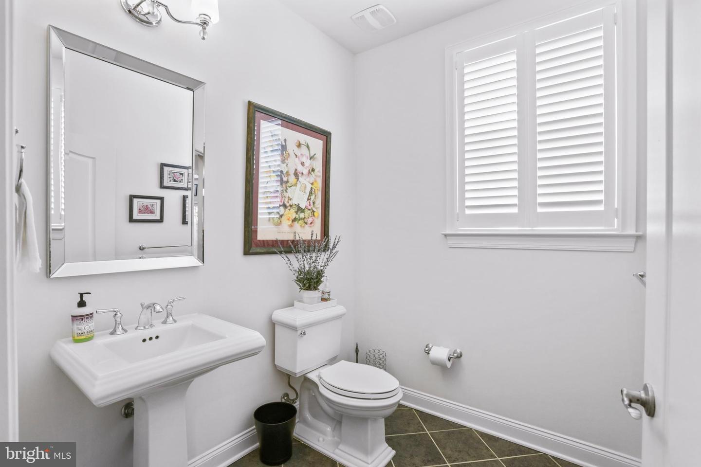 5836 WATERLOO BRIDGE CIR, HAYMARKET, Virginia 20169, 5 Bedrooms Bedrooms, ,6 BathroomsBathrooms,Residential,For sale,5836 WATERLOO BRIDGE CIR,VAPW2102466 MLS # VAPW2102466