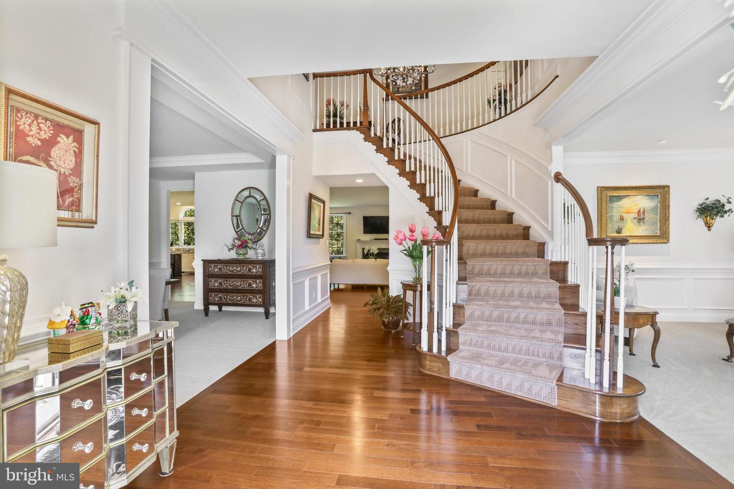 5836 WATERLOO BRIDGE CIR, HAYMARKET, Virginia 20169, 5 Bedrooms Bedrooms, ,6 BathroomsBathrooms,Residential,For sale,5836 WATERLOO BRIDGE CIR,VAPW2102466 MLS # VAPW2102466