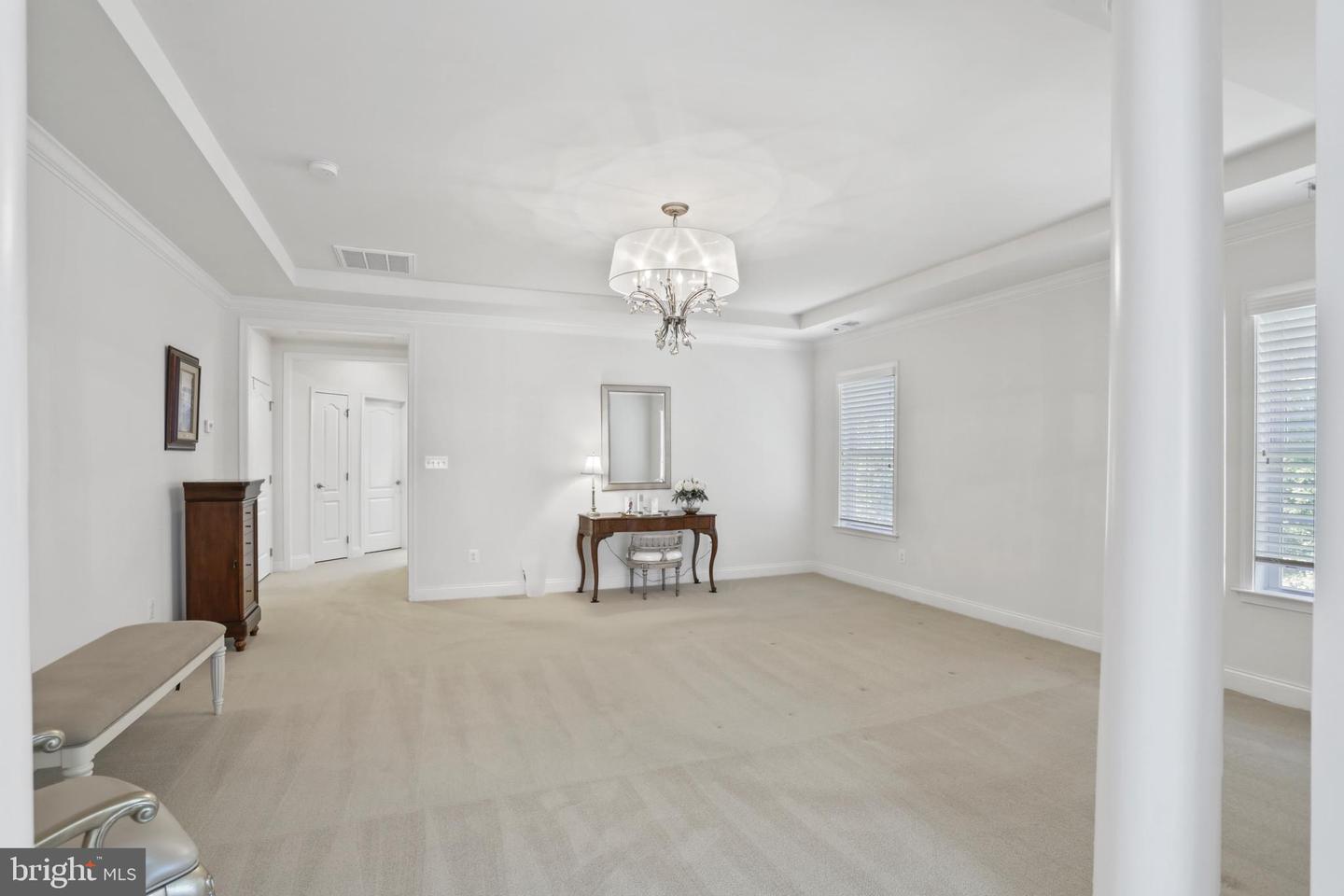 5836 WATERLOO BRIDGE CIR, HAYMARKET, Virginia 20169, 5 Bedrooms Bedrooms, ,6 BathroomsBathrooms,Residential,For sale,5836 WATERLOO BRIDGE CIR,VAPW2102466 MLS # VAPW2102466