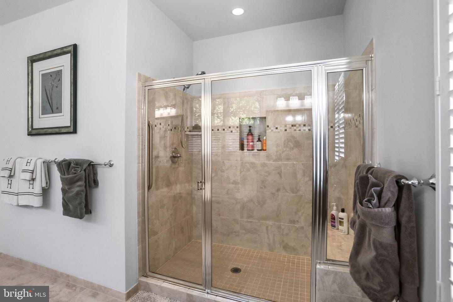 5836 WATERLOO BRIDGE CIR, HAYMARKET, Virginia 20169, 5 Bedrooms Bedrooms, ,6 BathroomsBathrooms,Residential,For sale,5836 WATERLOO BRIDGE CIR,VAPW2102466 MLS # VAPW2102466