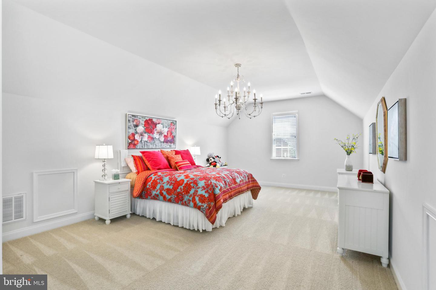 5836 WATERLOO BRIDGE CIR, HAYMARKET, Virginia 20169, 5 Bedrooms Bedrooms, ,6 BathroomsBathrooms,Residential,For sale,5836 WATERLOO BRIDGE CIR,VAPW2102466 MLS # VAPW2102466