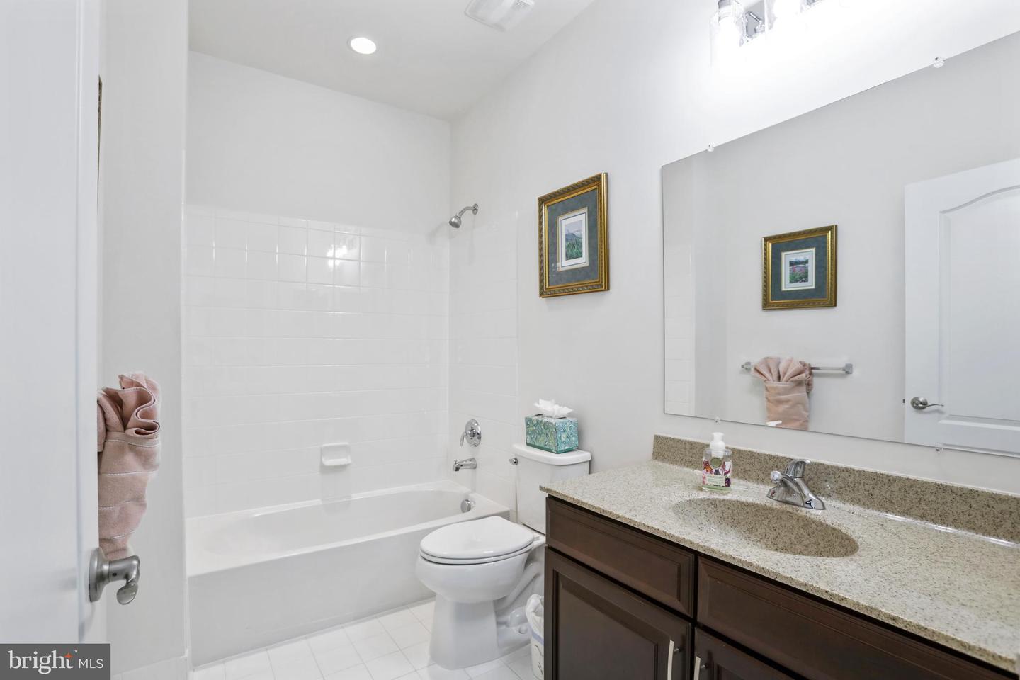 5836 WATERLOO BRIDGE CIR, HAYMARKET, Virginia 20169, 5 Bedrooms Bedrooms, ,6 BathroomsBathrooms,Residential,For sale,5836 WATERLOO BRIDGE CIR,VAPW2102466 MLS # VAPW2102466