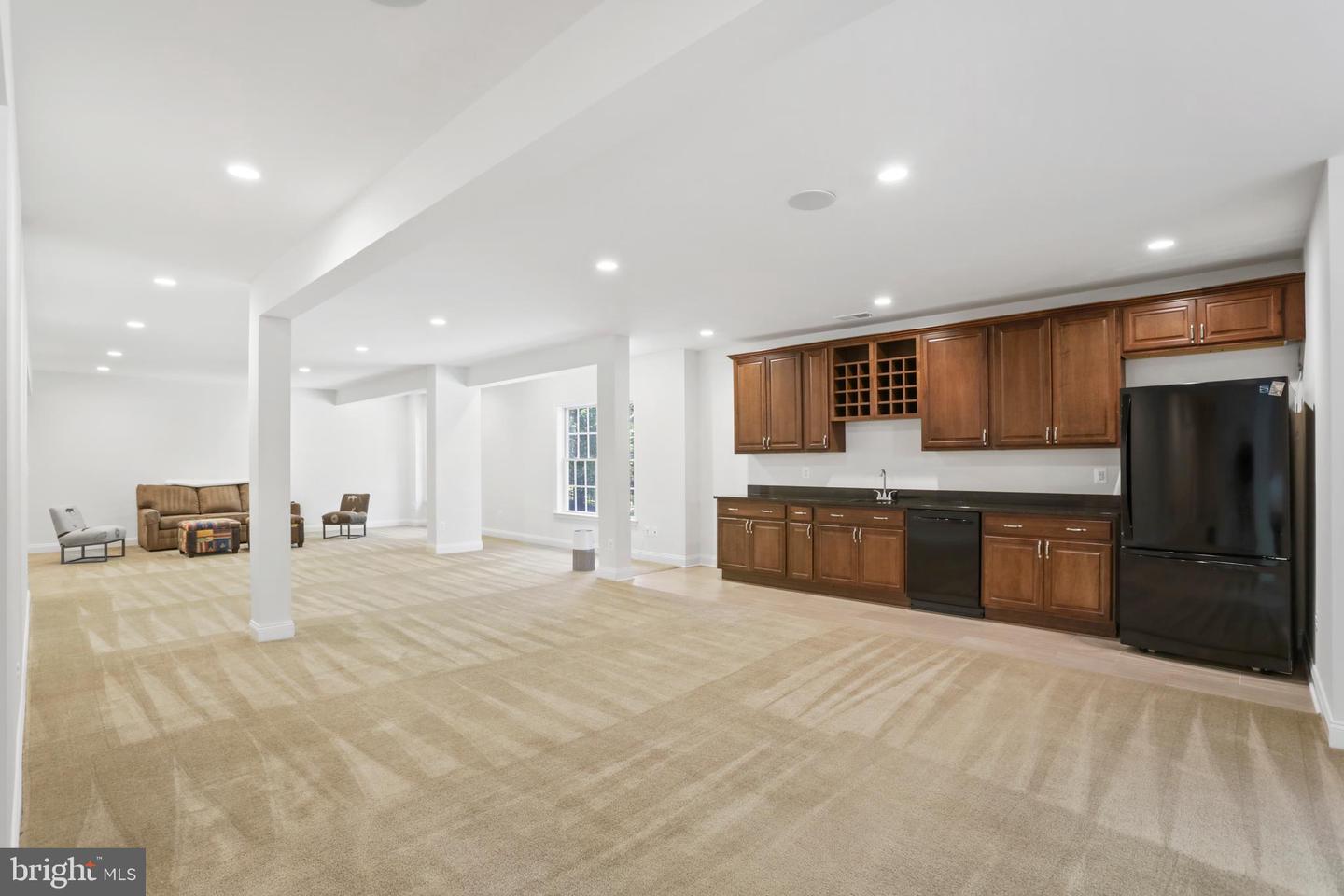 5836 WATERLOO BRIDGE CIR, HAYMARKET, Virginia 20169, 5 Bedrooms Bedrooms, ,6 BathroomsBathrooms,Residential,For sale,5836 WATERLOO BRIDGE CIR,VAPW2102466 MLS # VAPW2102466