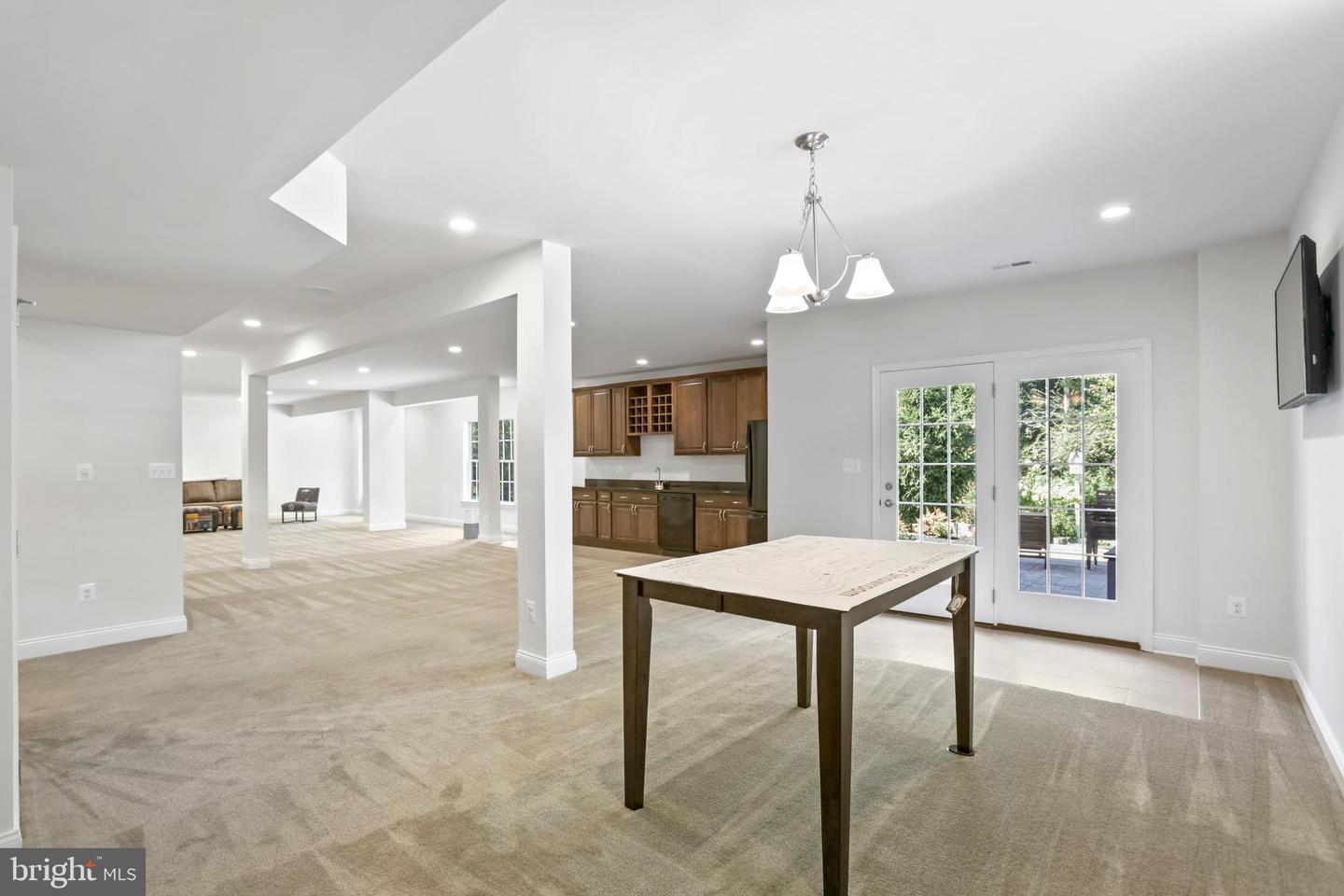 5836 WATERLOO BRIDGE CIR, HAYMARKET, Virginia 20169, 5 Bedrooms Bedrooms, ,6 BathroomsBathrooms,Residential,For sale,5836 WATERLOO BRIDGE CIR,VAPW2102466 MLS # VAPW2102466