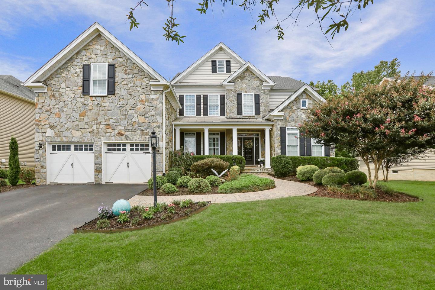 5836 WATERLOO BRIDGE CIR, HAYMARKET, Virginia 20169, 5 Bedrooms Bedrooms, ,6 BathroomsBathrooms,Residential,For sale,5836 WATERLOO BRIDGE CIR,VAPW2102466 MLS # VAPW2102466