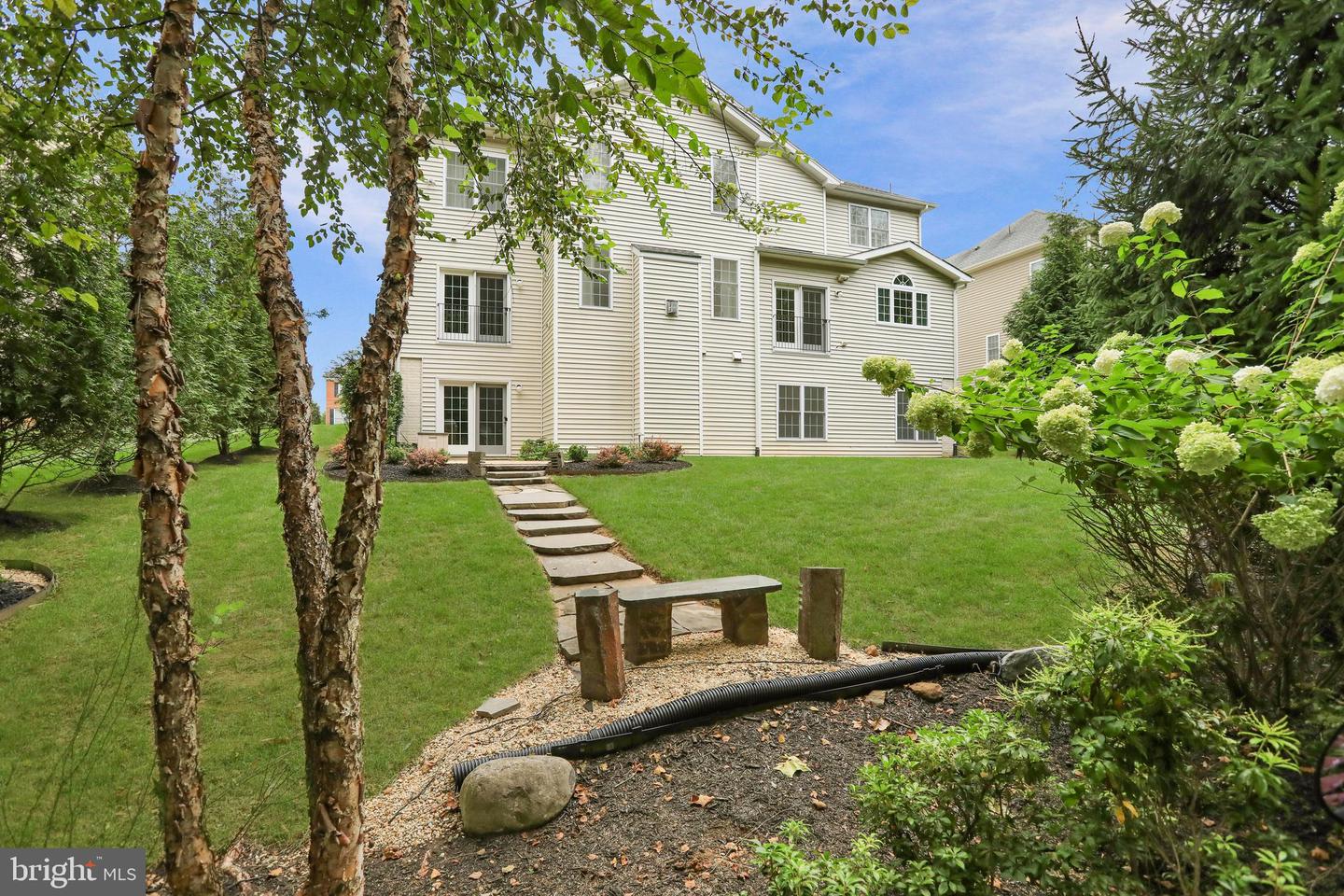 5836 WATERLOO BRIDGE CIR, HAYMARKET, Virginia 20169, 5 Bedrooms Bedrooms, ,6 BathroomsBathrooms,Residential,For sale,5836 WATERLOO BRIDGE CIR,VAPW2102466 MLS # VAPW2102466
