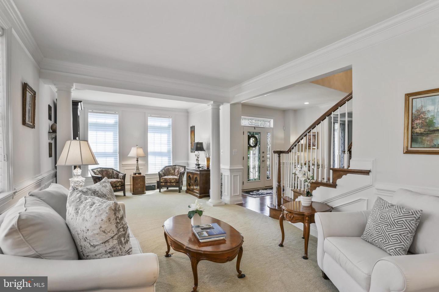 5836 WATERLOO BRIDGE CIR, HAYMARKET, Virginia 20169, 5 Bedrooms Bedrooms, ,6 BathroomsBathrooms,Residential,For sale,5836 WATERLOO BRIDGE CIR,VAPW2102466 MLS # VAPW2102466