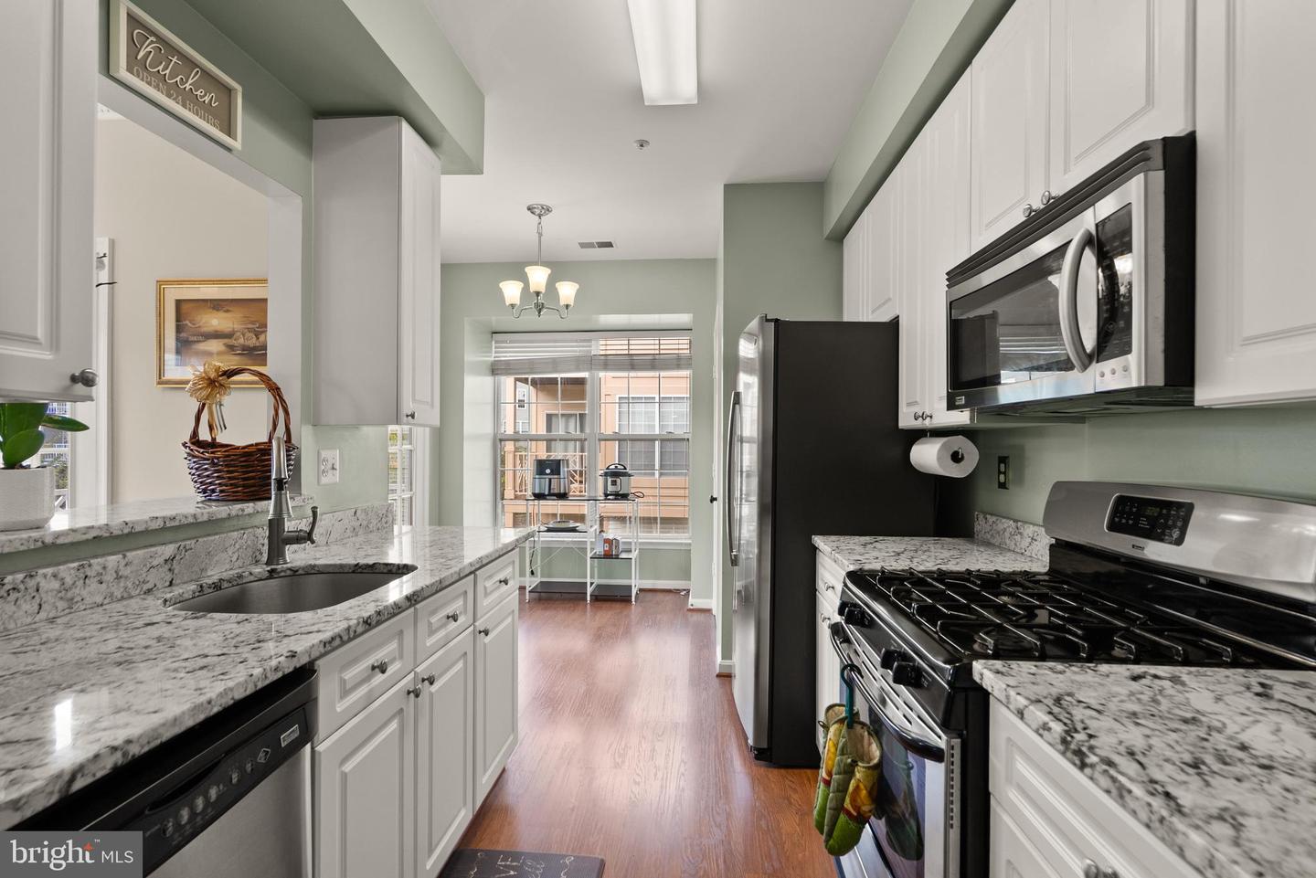 5924 FOUNDERS HILL DR #203, ALEXANDRIA, Virginia 22310, 2 Bedrooms Bedrooms, ,2 BathroomsBathrooms,Residential,For sale,5924 FOUNDERS HILL DR #203,VAFX2263190 MLS # VAFX2263190