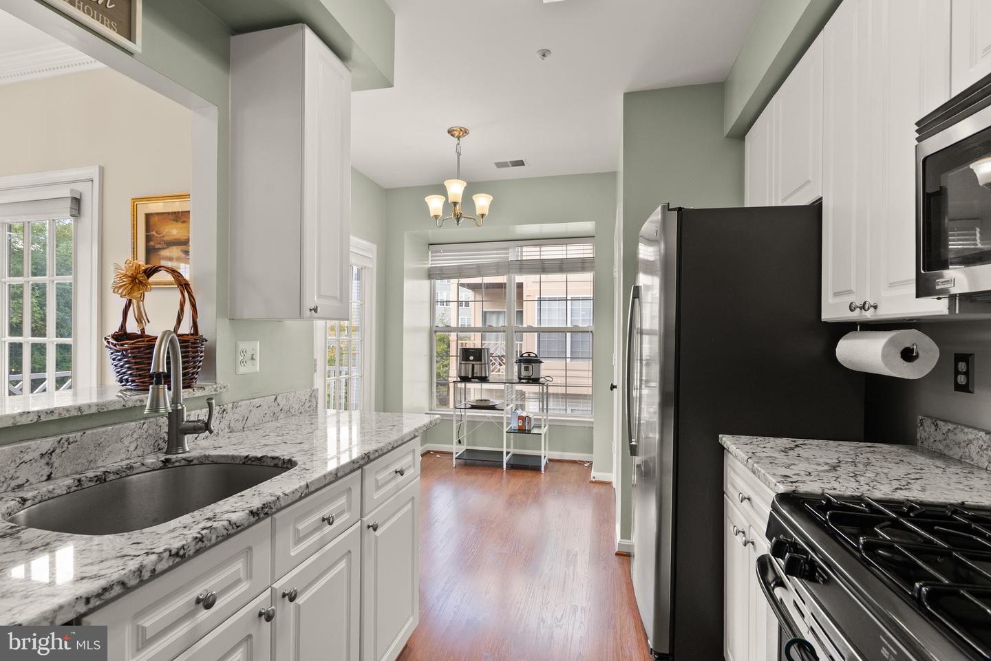 5924 FOUNDERS HILL DR #203, ALEXANDRIA, Virginia 22310, 2 Bedrooms Bedrooms, ,2 BathroomsBathrooms,Residential,For sale,5924 FOUNDERS HILL DR #203,VAFX2263190 MLS # VAFX2263190