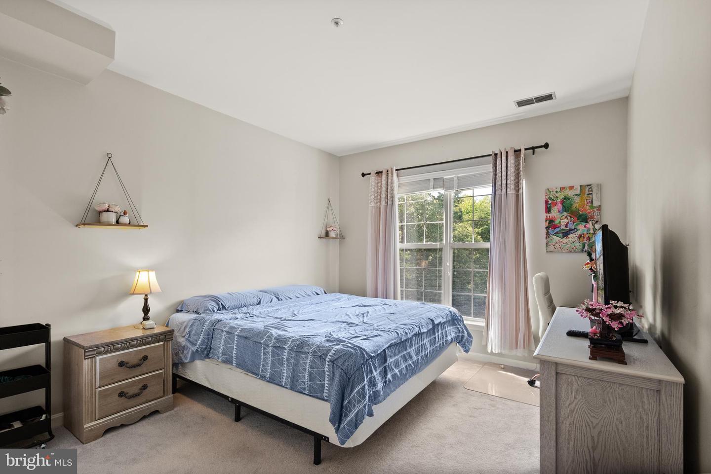 5924 FOUNDERS HILL DR #203, ALEXANDRIA, Virginia 22310, 2 Bedrooms Bedrooms, ,2 BathroomsBathrooms,Residential,For sale,5924 FOUNDERS HILL DR #203,VAFX2263190 MLS # VAFX2263190
